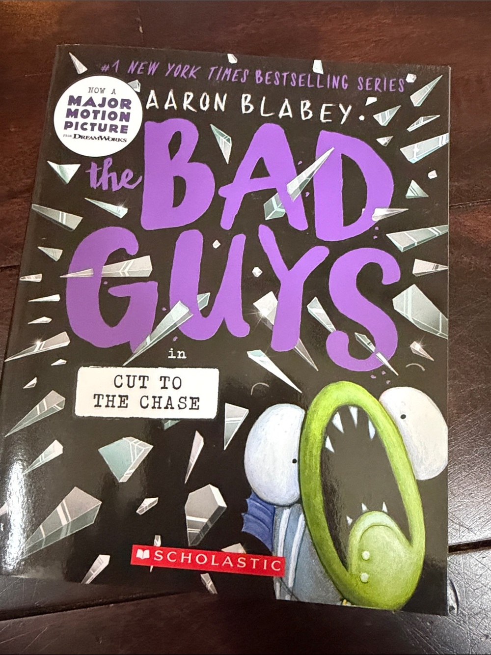 The Bad Guys: Cut to the Chase - Purple & Black Cover (Scholastic)